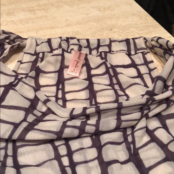 Sea pea sleeveless mesh top - Picture 5 of 6